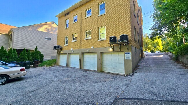Building Photo - 51 Morris Pl