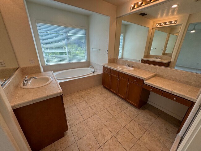 Building Photo - 4270 Rimini Way