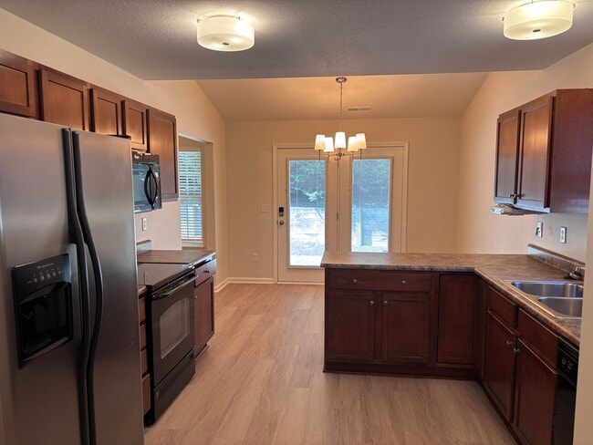 Building Photo - 83 Birkshire Way