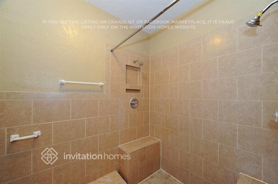 Building Photo - 8945 Bayaud Dr