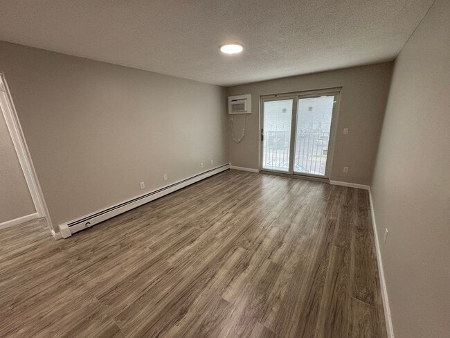 Building Photo - 158-162 Water Street-Unit 6