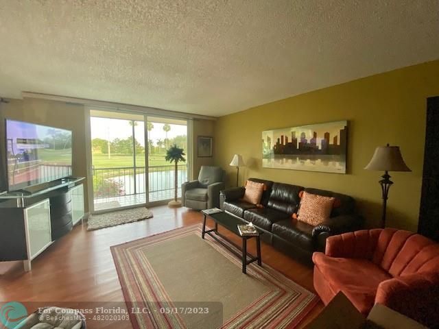 Building Photo - 9220 S Hollybrook Lake Dr