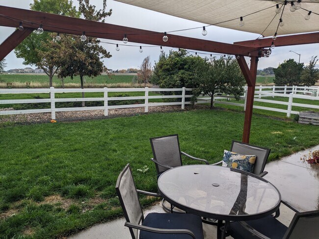 Building Photo - 2427 Sunbury Ln