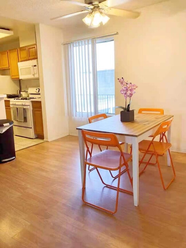 Building Photo - 11701 Texas Ave