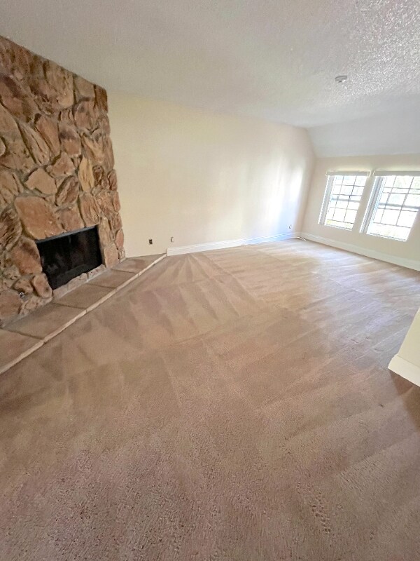 Building Photo - 111 E Rosewood Ct