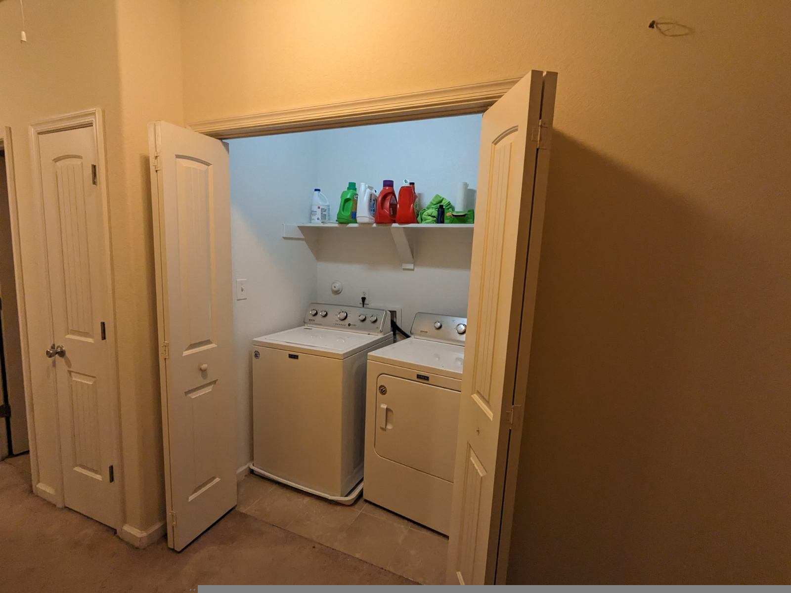 Building Photo - 815 Muth Ln