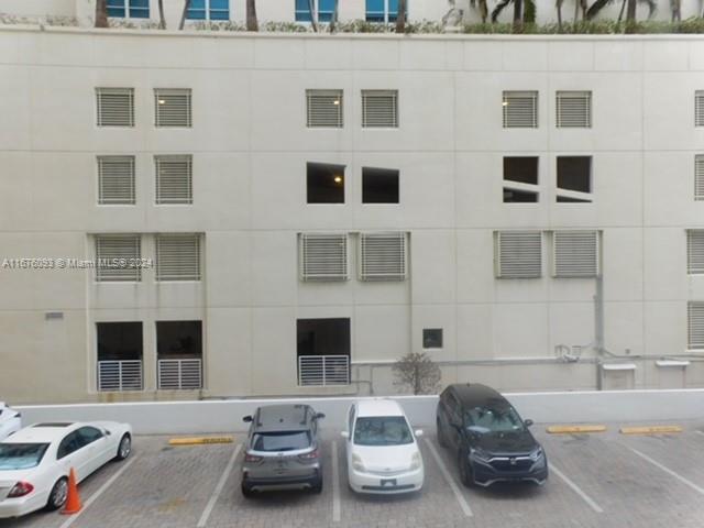 Building Photo - 5005 Collins Ave