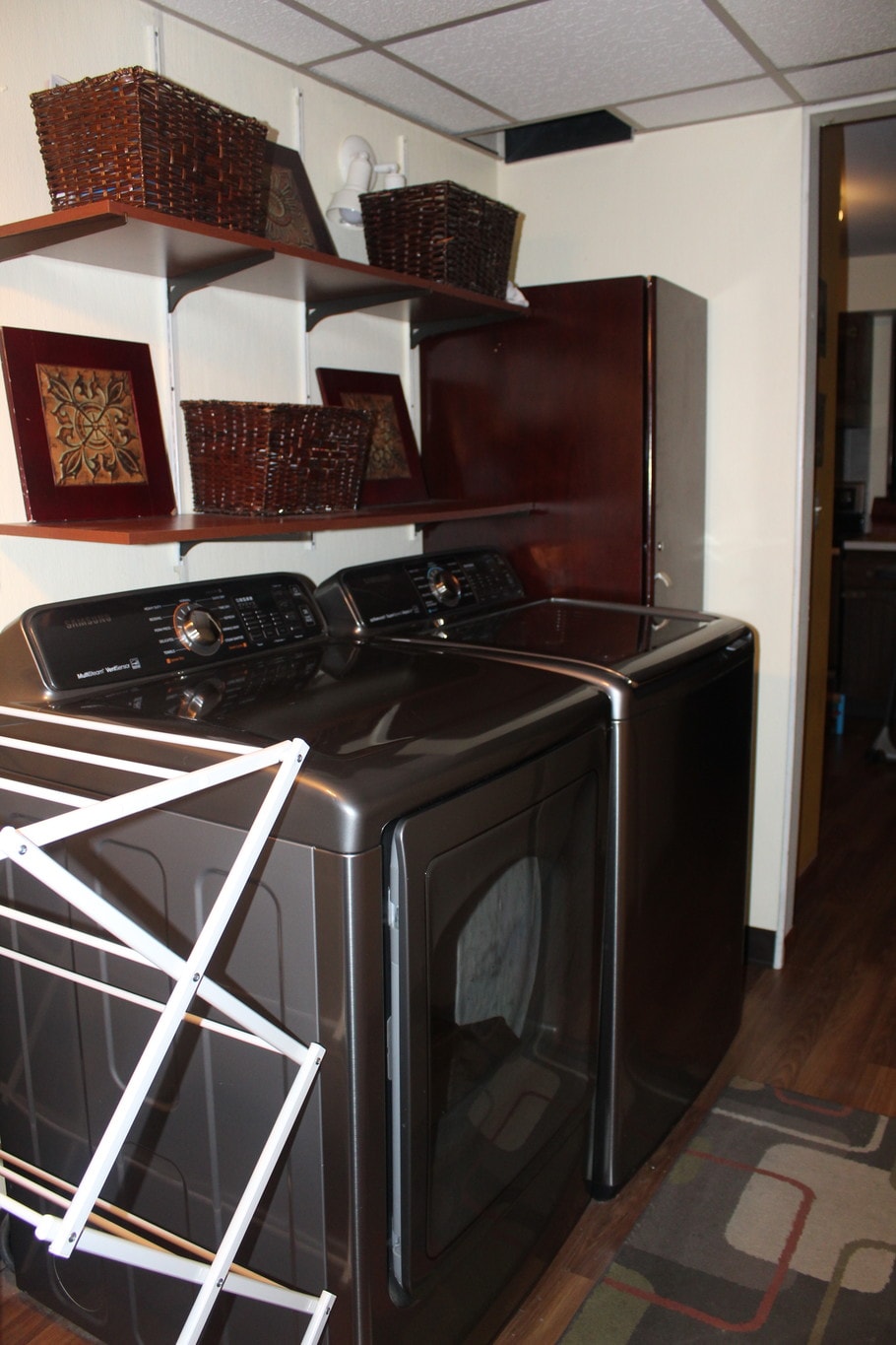 Main floor washer/dryer hookups - 1502 N Graceland Ave