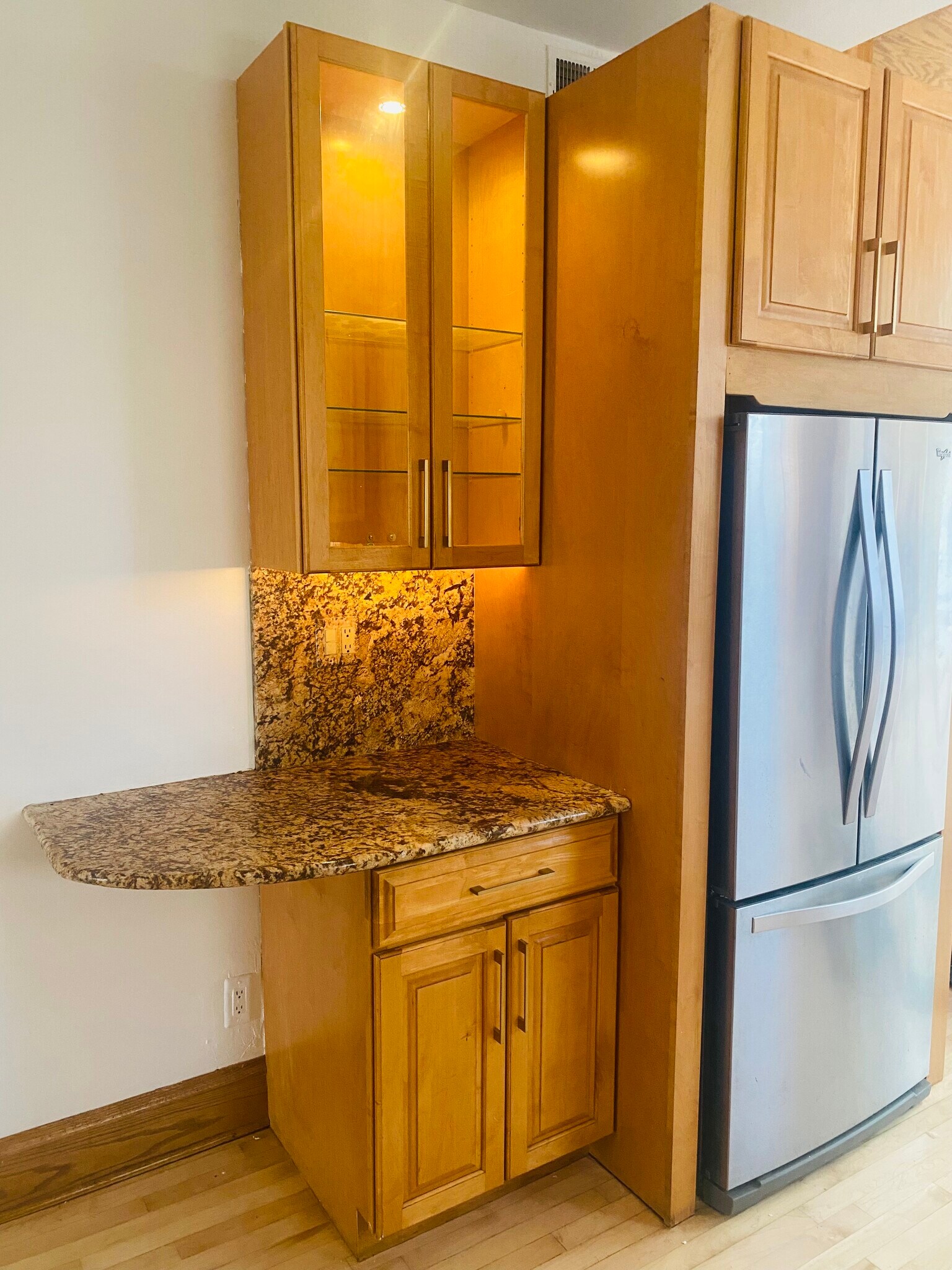 Kitchen view other side - 2014 W Fletcher St
