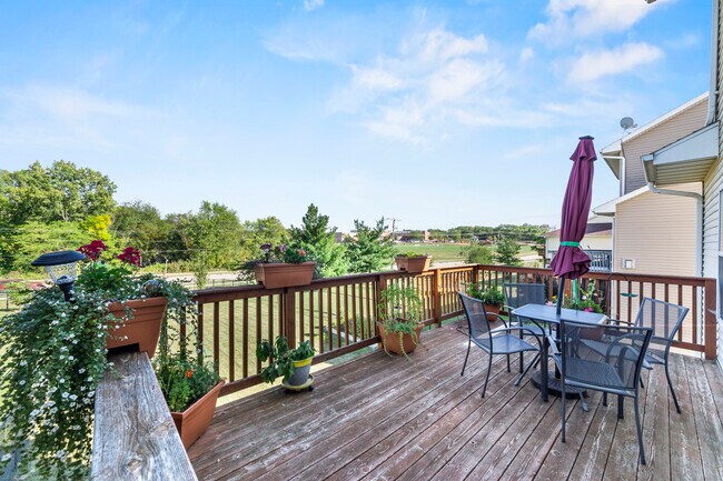 Building Photo - 1552 Cook Cir