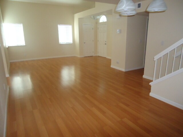 Building Photo - East Vallejo Beauty Available 6/7/26