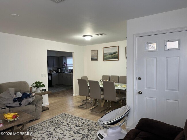 Building Photo - 61 E 5th St