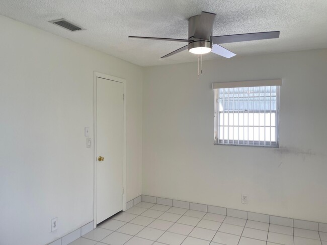 Building Photo - 723 SW 18th St