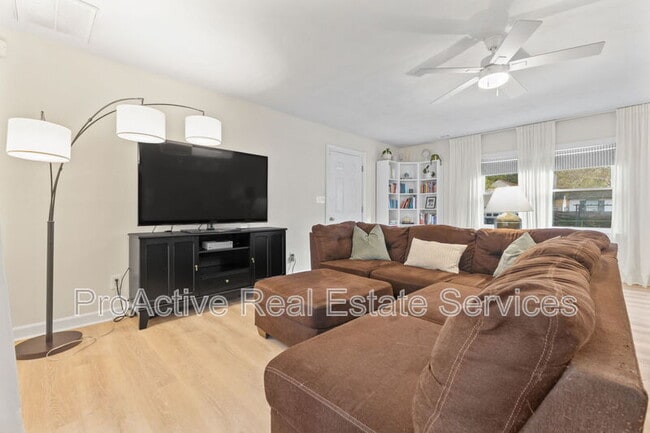 Building Photo - 2800 Keller Ave