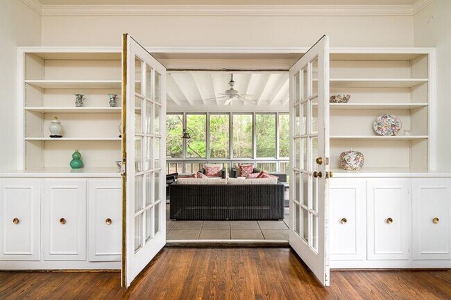 Building Photo - 65 Clarendon Ave