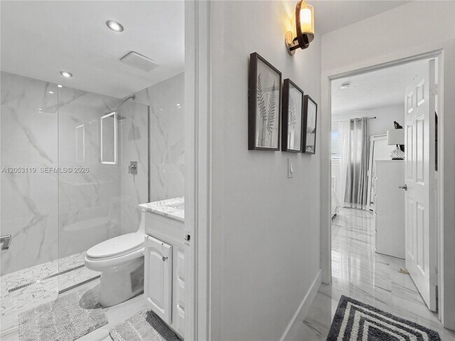 Building Photo - 5301 Ocean Terrace