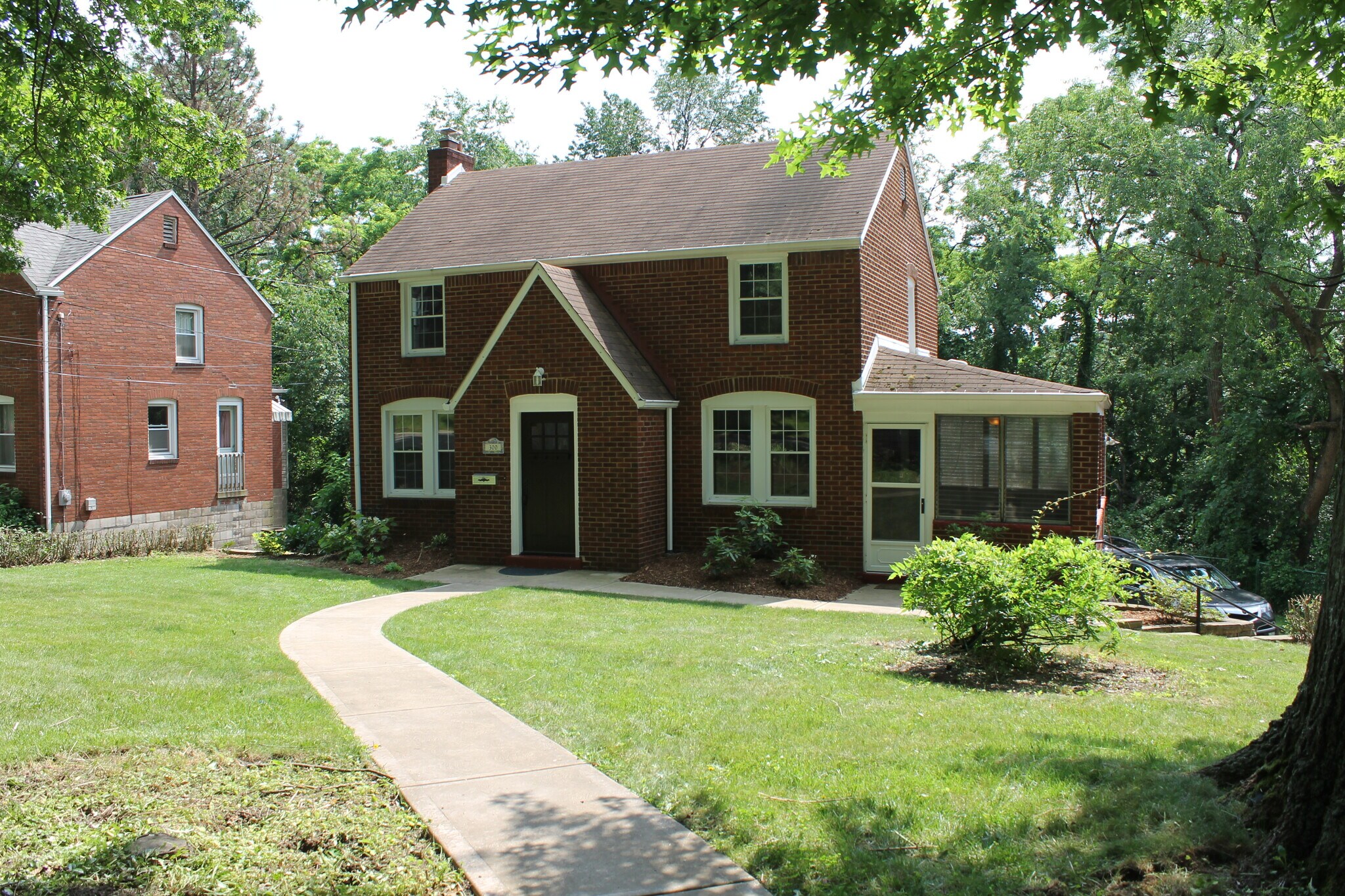 Building Photo - 300 Barclay Avenue