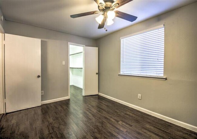Building Photo - 1 bedroom in Dallas TX 75206