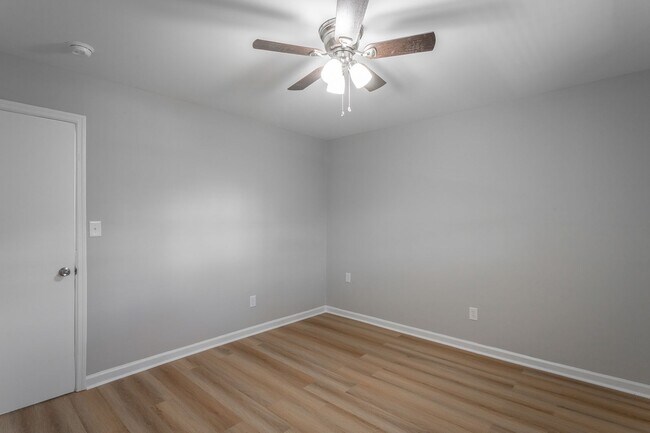 Building Photo - 2703 E 25th St