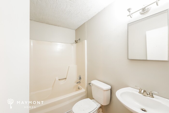 Building Photo - 575 Westland Ln