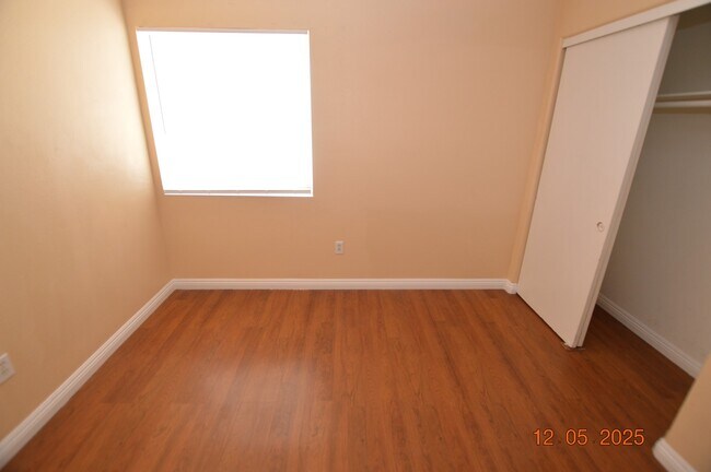 Building Photo - 604 Princess Ave