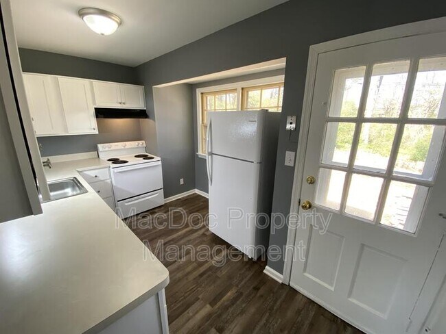 Building Photo - 155 Longstreet Ave