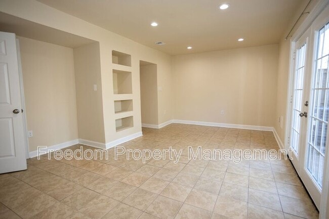 Building Photo - 10270 Cub Run Ct