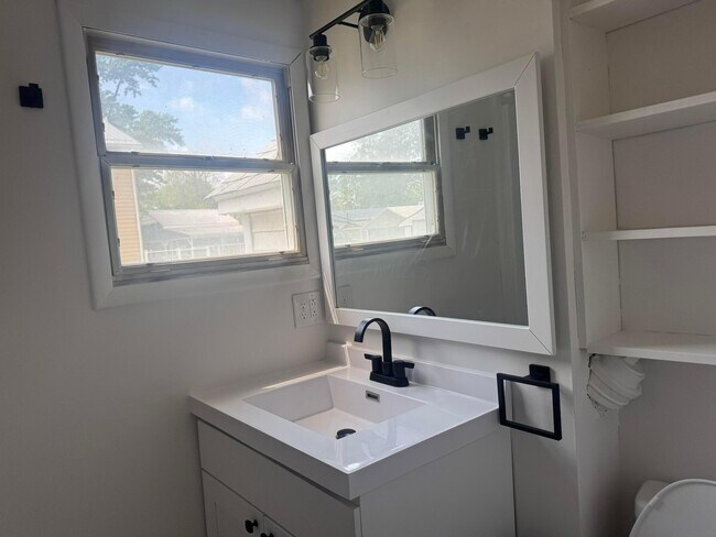 Building Photo - 4956 Island Dr