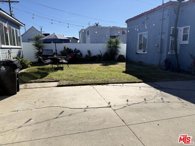 Building Photo - 9428 Harvard Blvd