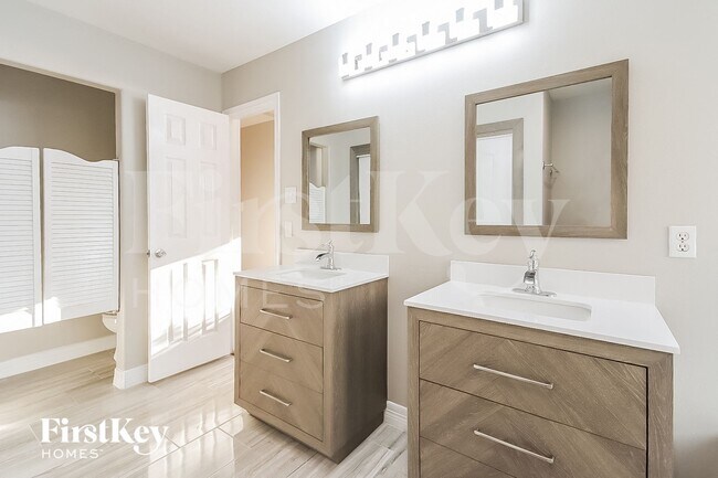 Building Photo - 17110 Yeoman Way