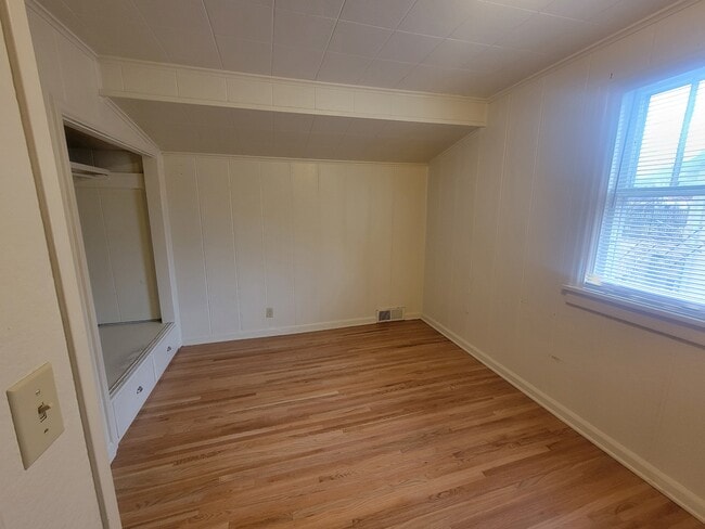 Building Photo - 745 Edith St