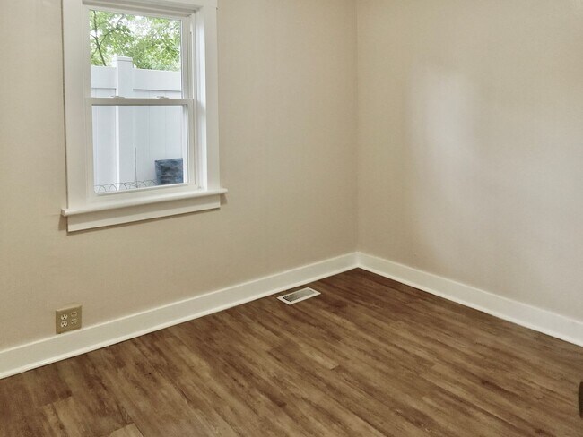 Building Photo - One Bedroom Detached House FOR RENT in Bridgeton, NJ $1150