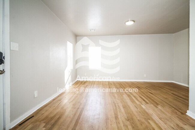 Building Photo - 206 W Kittyhawk Dr