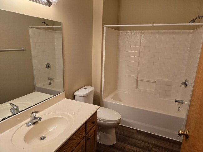 Building Photo - Remodeled Monticello MN Townhouse