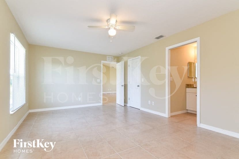 Building Photo - 10371 Grail Ave