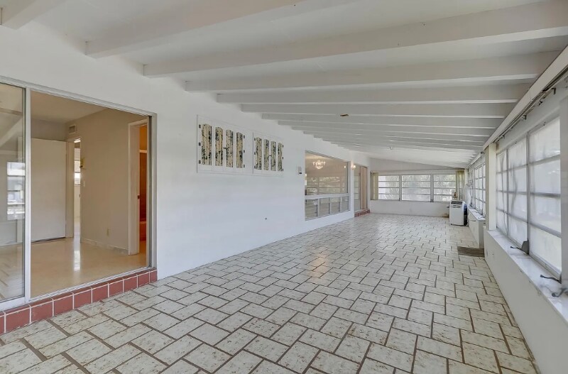 Building Photo - 2041 Coral Reef Dr