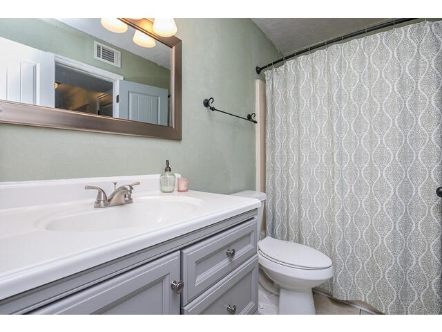 Building Photo - 4061 Melrose Dr