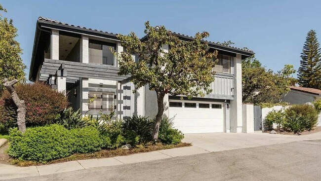 Primary Photo - 17273 Avenida de la Herradura