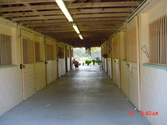 12 stall concrete block barn - 5212 Bertsville Rd