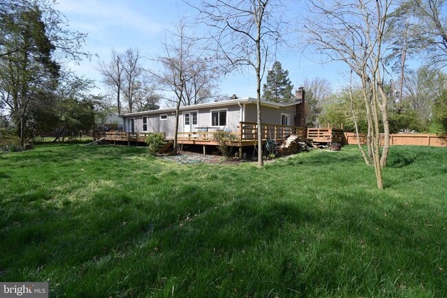 Building Photo - 8811 Badger Dr