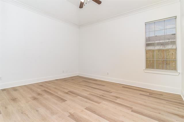 Building Photo - 2422 Vagas St