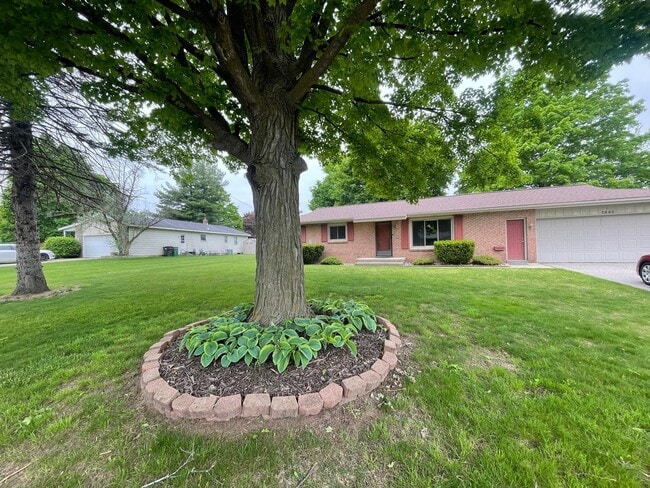 Building Photo - 7865 Ridgewood Dr