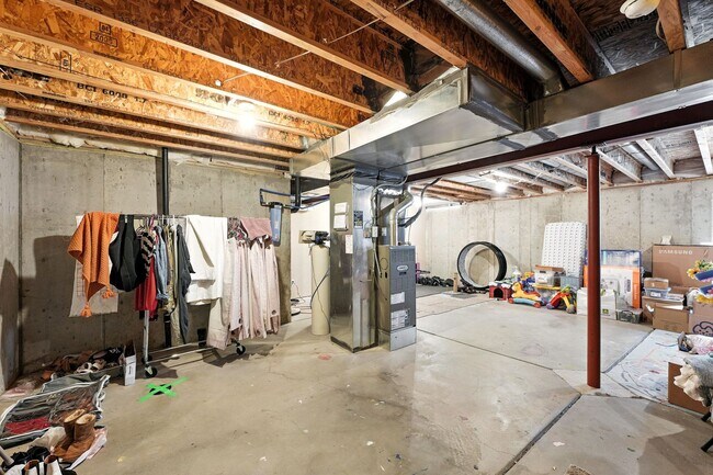 Building Photo - 3 car garage! Across from huge park! Great...