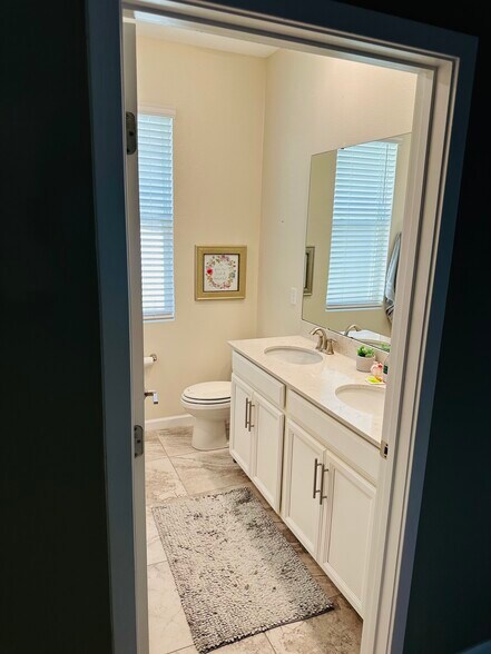Building Photo - 1818 Black Maple Pl