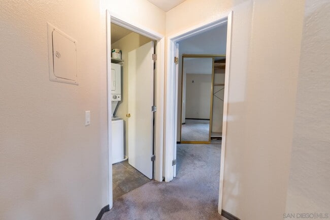 Building Photo - 9750 Mesa Springs Way