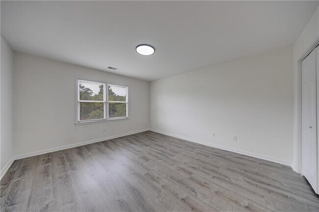 Building Photo - 5795 Dovnick Dr SW