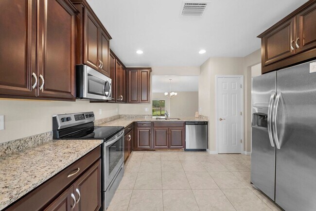 Building Photo - Newer-construction 3-bedroom, 2-bath home in Fort Myers