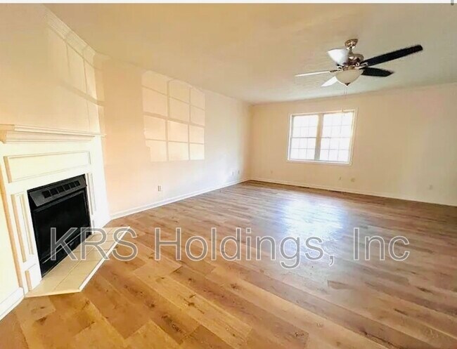 Building Photo - 400 Barrington Way