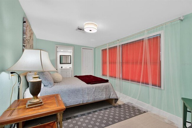 Building Photo - 3214 Huntington Rd