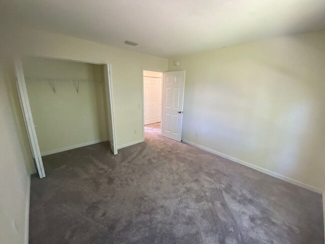 Building Photo - Beautiful, Family & Pet Friendly, 2 Story,...